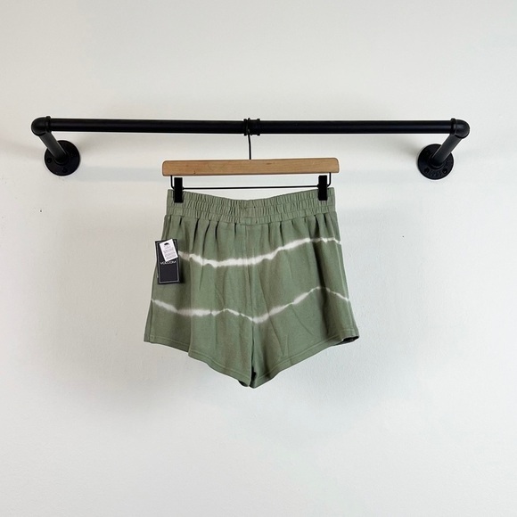 NWT Volcom Lived In Lounge Tie Dye Shorts in Light Army Green - Picture 7 of 9